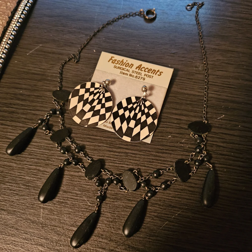 Vintage Russ Berrie Earings NEW & Vintage Black Necklace-Bracelet New Never Worn